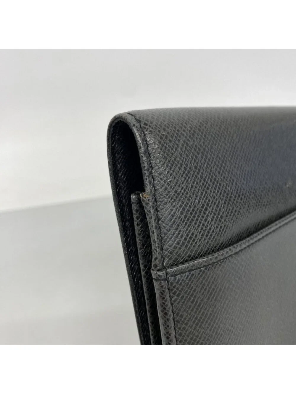 Louis Vuitton Clutch Taiga Selenga Ardoise